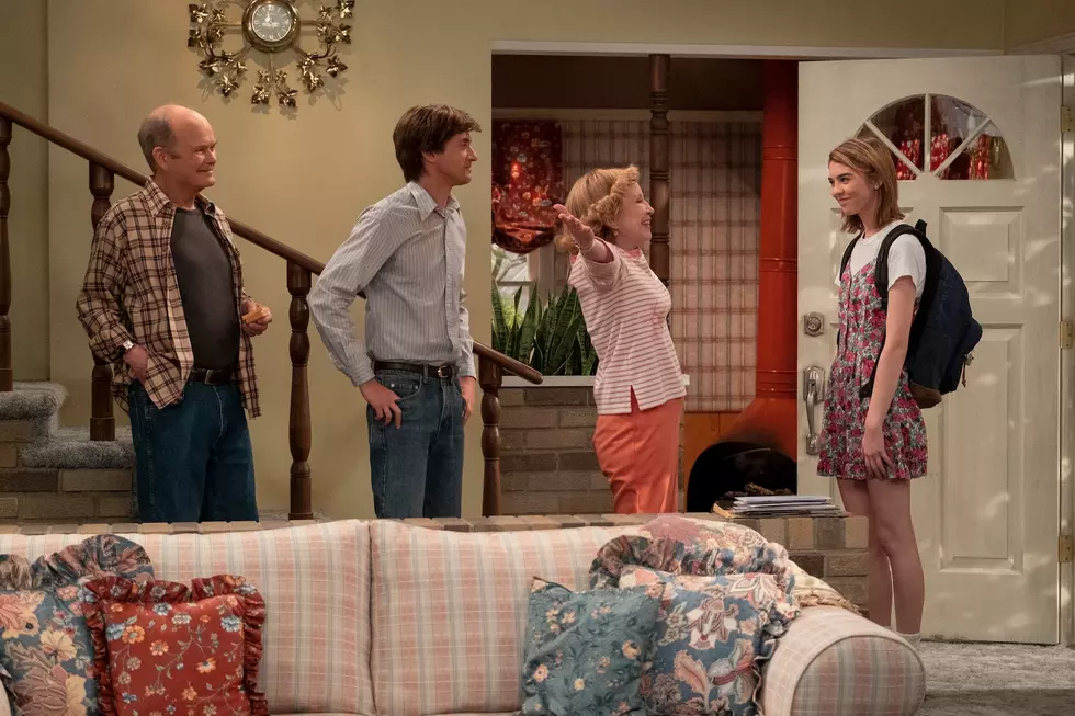 ‘That ’70s Show’ Cast Reunites in New ‘That ’90s Show’ Featurette